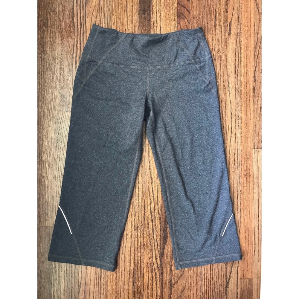 •Athleta 7/8 Crop Leggings• - Picture 3 of 8